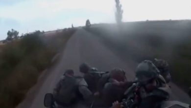 فيديو-يُظهر-جنودًا-روسيين-يتعرضون-لهجوم-مباغت-من-الجيش-الأوكراني.-شاهد-ما-حدث-لهم