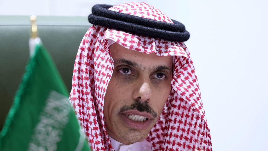 قمة-الجزائر.-السعودية-تدعو-إلى-“نبذ-الخلافات”-وإصلاح-منظومة-جامعة-الدول-العربية