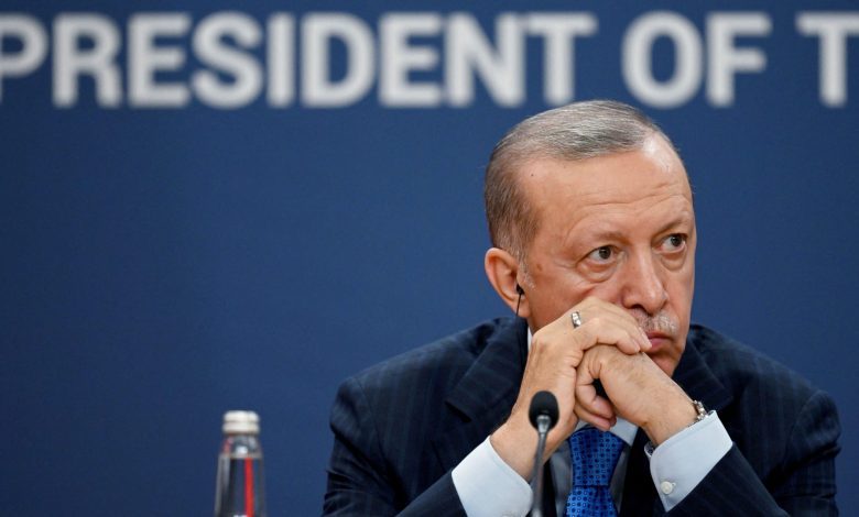 أردوغان:-هجوم-إسطنبول-قد-يكون-“عملا-إرهابيًا”.-وامرأة-لعبت-دورًا-في-الانفجار