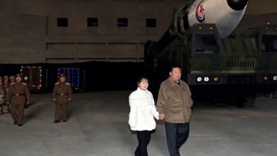 شاهد.-أول-ظهور-لابنة-زعيم-كوريا-الشمالية-خلال-إطلاق-صاروخ-باليستي