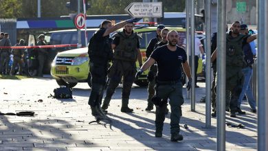 مقتل-شخص-وإصابة-أكثر-من-10-أخرين-في-تفجيرين-يشتبه-بأنهما-إرهابيين-في-القدس