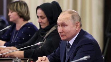 بوتين-يستقبل-أمهات-الجنود-الروس-الذين-يقاتلون-في-أوكرانيا:-“لا-شيء-يعوض-فقدان-الابن”