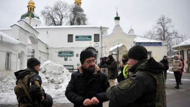 أوكرانيا-تعد-قانونا-جديدا-لحظر-الجماعات-الدينية-المرتبطة-بروسيا