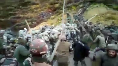 فيديو-ظهر-حديثًا.-شاهد-اشتباكات-بالعصي-والحجارة-بين-القوات-الهندية-والصينية