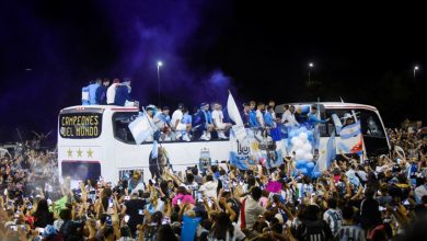عطلة-رسمية-واحتفالات-صاخبة-في-الأرجنتين-بفوز-المنتخب-بكأس-العالم-بعد-عودة-ميسي-ورفاقه