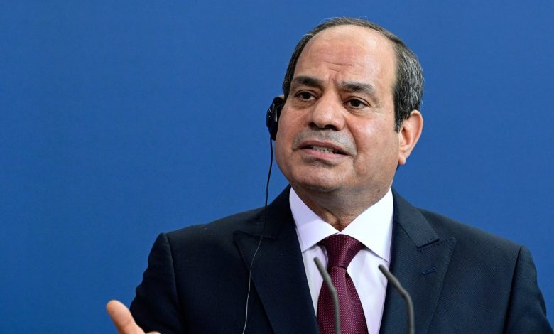 السيسي-مطالبًا-المصريين-بـ”الصمود”:-“مدخلناش-حروب-ومغامرات-ضيعنا-فيها-أموال-مصر”