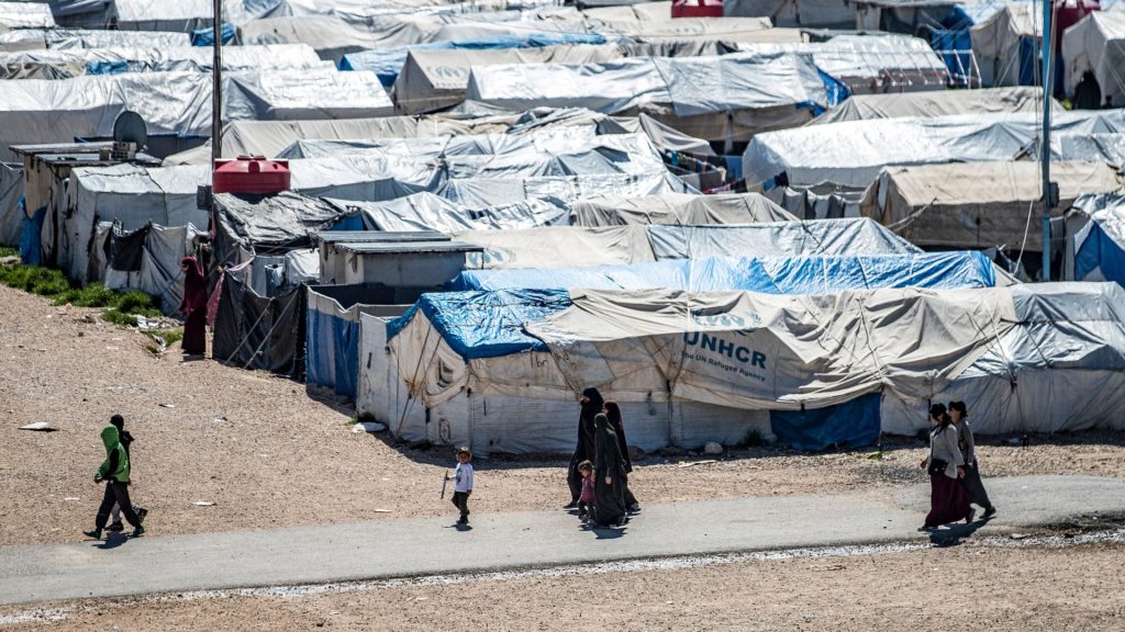 إسبانيا-تعيد-امرأتين-و13-قاصرا-من-مخيم-لعائلات-“داعش”-في-سوريا