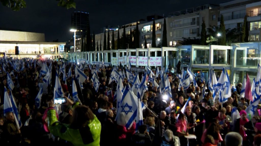 احتجاجات-ضد-الحكومة-الإسرائيلية-الجديدة.-ونتنياهو:-التغييرات-لن-تدمر-الديمقراطية