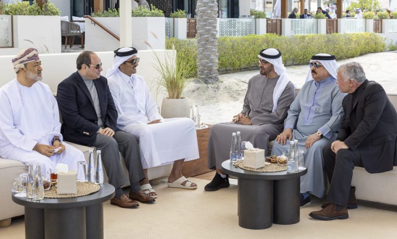 الإمارات-تستضيف-“قمة-أخوية”-بمشاركة-قادة-قطر-والبحرين-وعُمان-ومصر-والأردن.-وهذا-ما-ناقشه-القادة