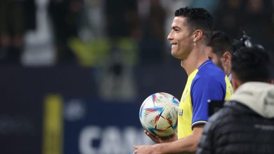 تركي-آل-الشيخ-يمنح-كريستيانو-رونالدو-شارة-قيادة-فريق-نجوم-النصر-والهلال-أمام-رفاق-ليونيل-ميسي
