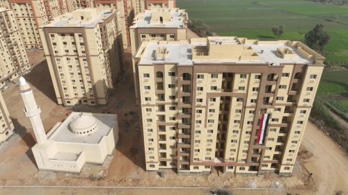 وزير الإسكان يستعرض ما تم تنفيذه من مشروعات بمدينة العبور فى 2022