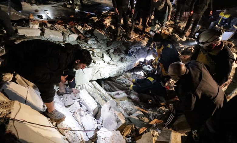 وزارة-الصحة-السورية:-42-قتيلا-و200-مصاب-جراء-الزلزال.-والخوذ-البيضاء-تعلن-سقوط-عشرات-الضحايا