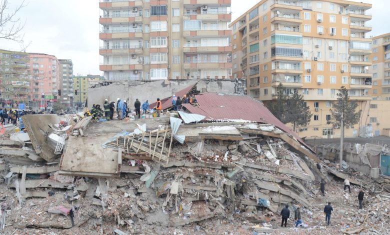 أردوغان-يعلن-الحداد-وتنكيس-الأعلام-7-أيام-على-أرواح-ضحايا-الزلزال