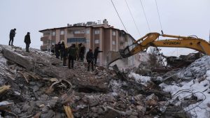 ارتفاع-حصيلة-القتلى-بزلزال-تركيا-وسوريا-إلى-أكثر-من-7900