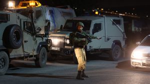 إسرائيل:-مقتل-مشتبه-به-بعد-أن-صدم-3-أشخاص-بسيارة-في-الضفة-الغربية