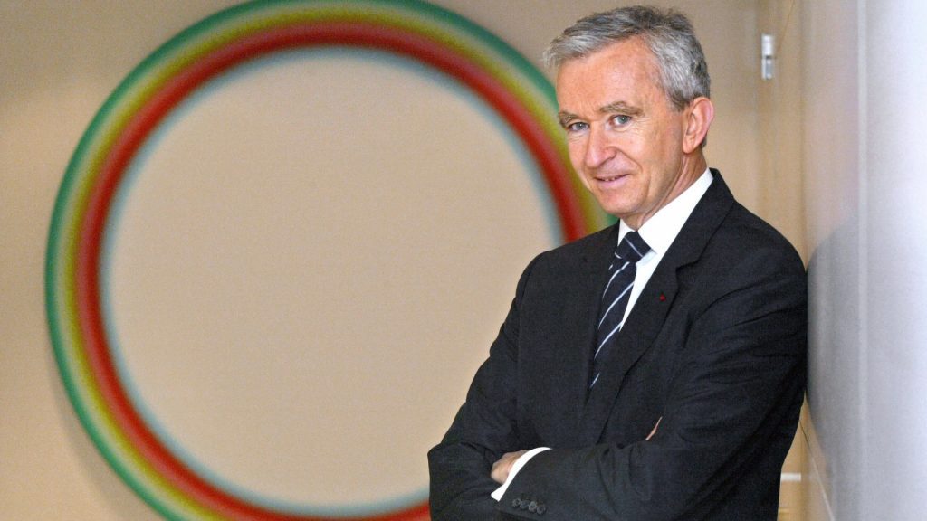 برنارد-أرنو-يطيح-بإيلون-ماسك-ويصبح-أثرى-رجل-في-العالم-بقائمة-فوربس