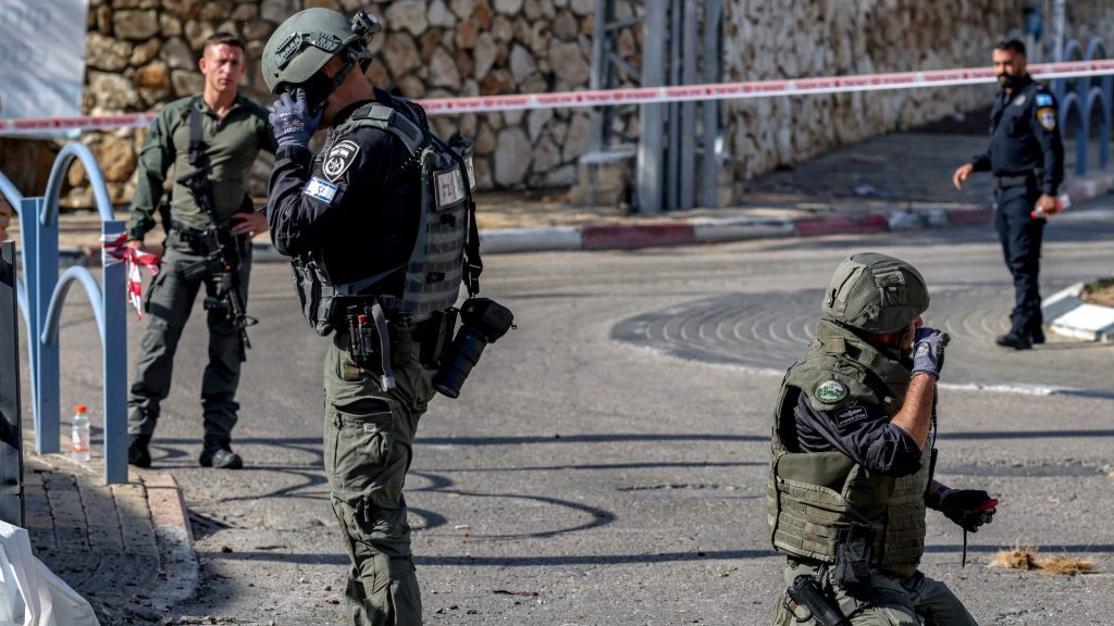 مسؤول-في-الجيش-الإسرائيلي-لـcnn:-سنقرر-مكان-وزمان-الرد-على-الصواريخ-اللبنانية