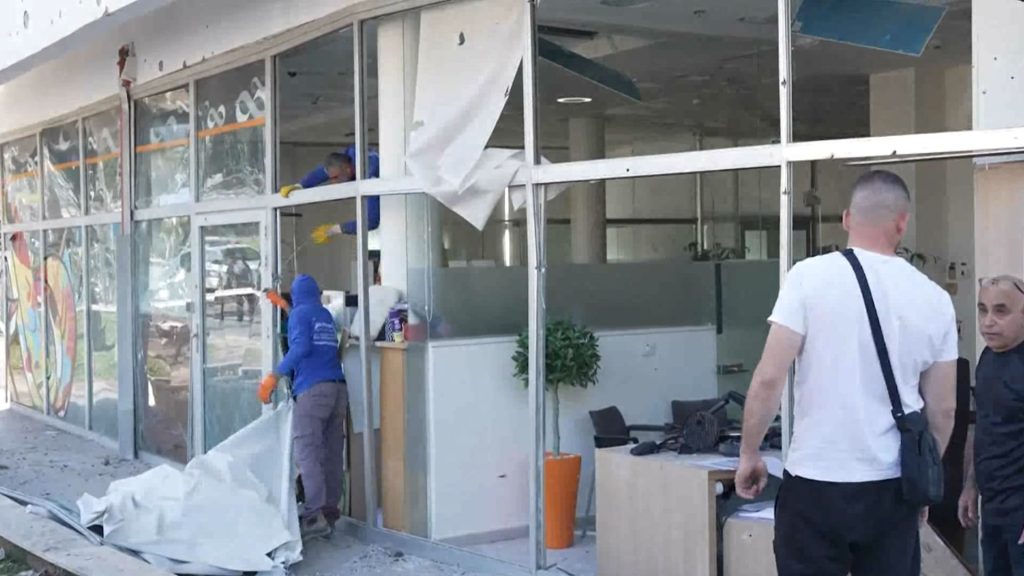 شاهد-الدمار-الذي-خلفته-صواريخ-أطلقت-من-لبنان-تجاه-إسرائيل