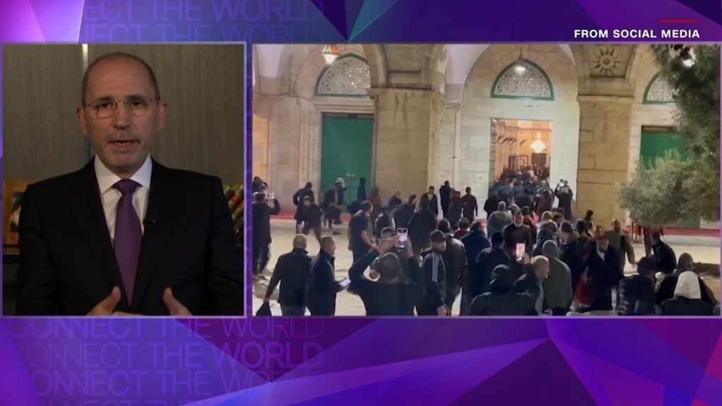 أيمن-الصفدي-لـcnn-عن-أحداث-الأقصى:-الصور-تناقض-الرواية-الإسرائيلية