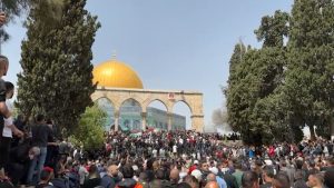 شاهد.-مظاهرة-في-باحات-المسجد-الأقصى-عقب-صلاة-الجمعة