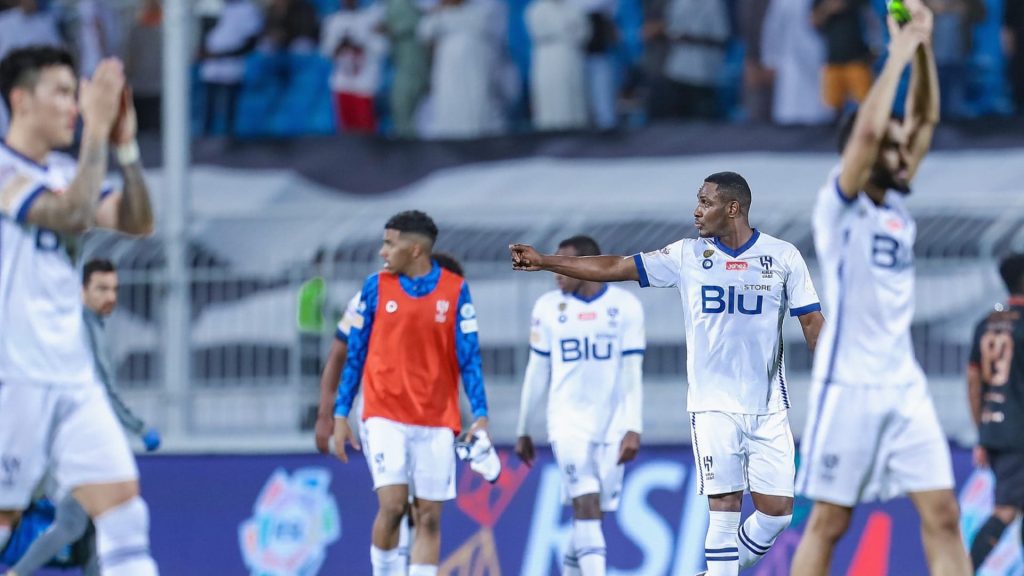 شاركنا-برأيك.-هل-خرج-نادي-الهلال-من-دائرة-المنافسة-على-لقب-الدوري-السعودي؟