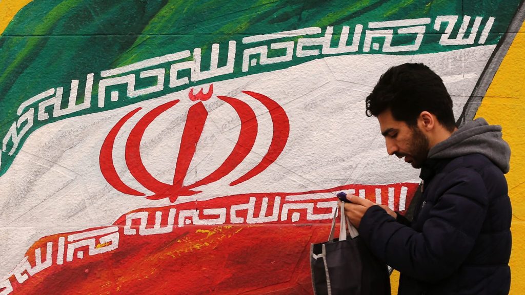 وفد-سعودي-يصل-إيران-لبحث-إعادة-فتح-سفارة-المملكة-وقنصليتها