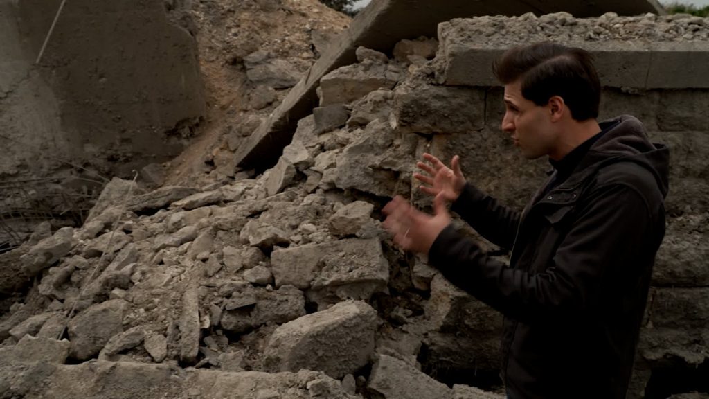 شظايا-قذائف-وأراض-متضررة.-شاهد-ما-حدث-جراء-الضربات-الإسرائيلية-جنوبي-لبنان