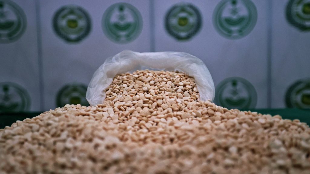 السعودية-أكبر-سوق-مستهدف.-هل-تحول-الكبتاغون-إلى-ورقة-تفاوض-في-تطبيع-الأسد-مع-العرب؟