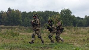 مسؤولة-أوكرانية-عن-مقطعي-فيديو-“قطع-الرؤوس”:-حرب-نفسية