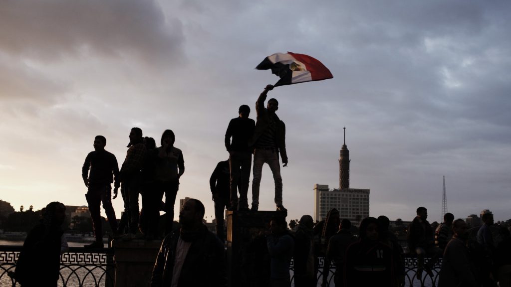 السعودية-حاولت-تجنب-“تساقط-الدومينو”.-وزير-سابق-يوضح-كيف-تعاملت-المملكة-مع-“الربيع-العربي”