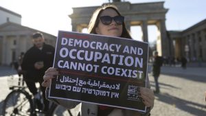 رأي.-ألون-بن-مئير-يكتب:-لا-يمكن-لسلطة-احتلال-أن-تكون-منارة-للديمقراطية