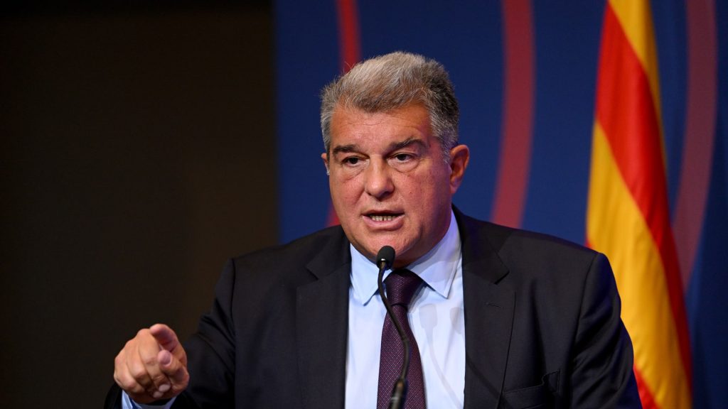 خوان-لابورتا-يؤكد-براءة-برشلونة-من-تهم-“دفع-أموال-مشبوهة”-للحكام.-ويهاجم-ريال-مدريد