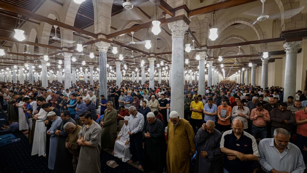 رئيس-معهد-الفلك-المصري-لـcnn-بالعربية:-عيد-الفطر-فلكيًا-يوم-الجمعة.-والإفتاء-تستطلع-الهلال-الخميس