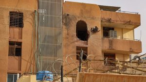 “أطباء-بلا-حدود”-تكشف-لـcnn-وضع-المستشفيات-في-الخرطوم-وسط-الأحداث-الجارية