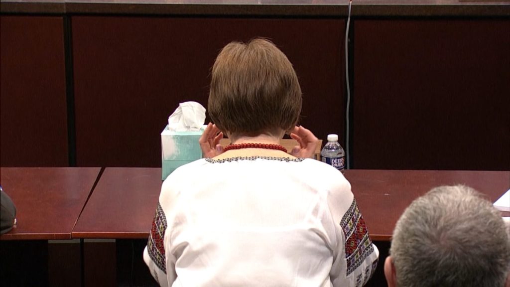 “هددوني-بالاغتصاب-وأجبروني-على-حفر-قبري”.-شاهد-أوكرانية-تروي-ما-فعل-جنود-روس-معها