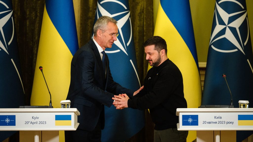 الأمين-العام-للناتو-يصل-كييف-في-أول-زيارة-منذ-الغزو-الروسي.-وموسكو-تعلق