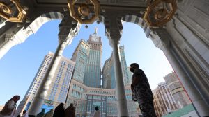 “فرحة-عفوية”-في-السعودية.-تفاعل-على-فيديو-احتفال-رجال-أمن-بانتهاء-مهمتهم-في-خدمة-زوار-الحرم-المكي