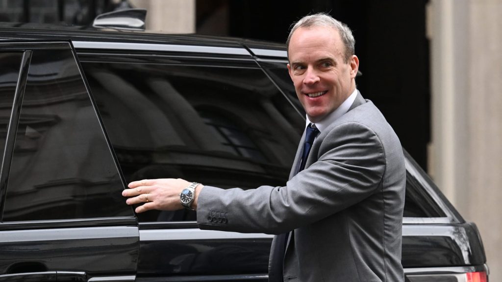 “بسبب-التنمر”-استقالة-نائب-رئيس-وزراء-بريطانيا.-وسوناك-يعترف-بوجود-“أوجه-قصور”-في-التحقيق