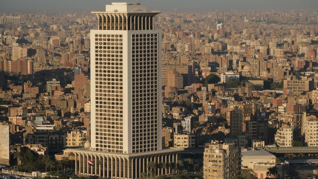 مصر-تدعو-رعاياها-خارج-الخرطوم-التوجه-لنقطتين-تمهيداً-لإجلائهم