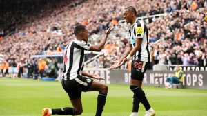 أحرز-5-منها-في-21-دقيقة.-نيوكاسل-يونايتد-يمطر-شباك-توتنهام-بـ6-أهداف