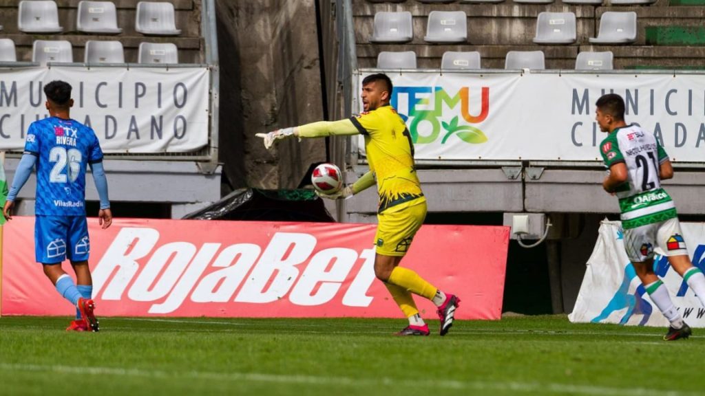 حارس-مرمى-ينقذ-فريقه-من-الهزيمة-في-الدوري-التشيلي.-ماذا-فعل؟