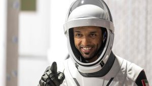 الإماراتي-سلطان-النيادي-يصبح-أول-عربي-ينفذ-عملية-السير-في-الفضاء.-وهذه-مهامه
