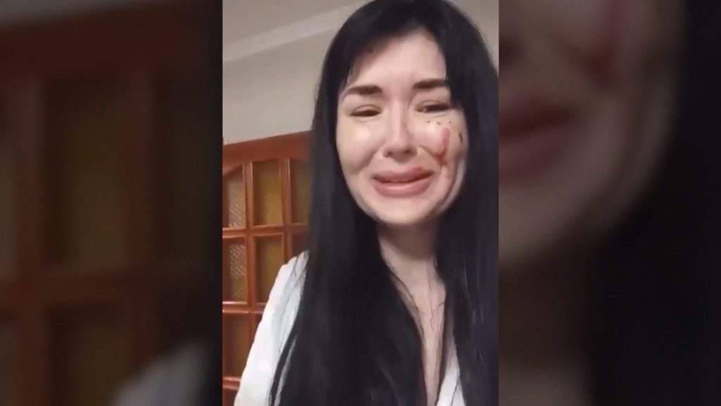 لحظة-رعب-صورتها-فتاة.-شاهد-ما-حدث-عندما-أصاب-صاروخ-روسي-مبنى-سكني-بأوكرانيا