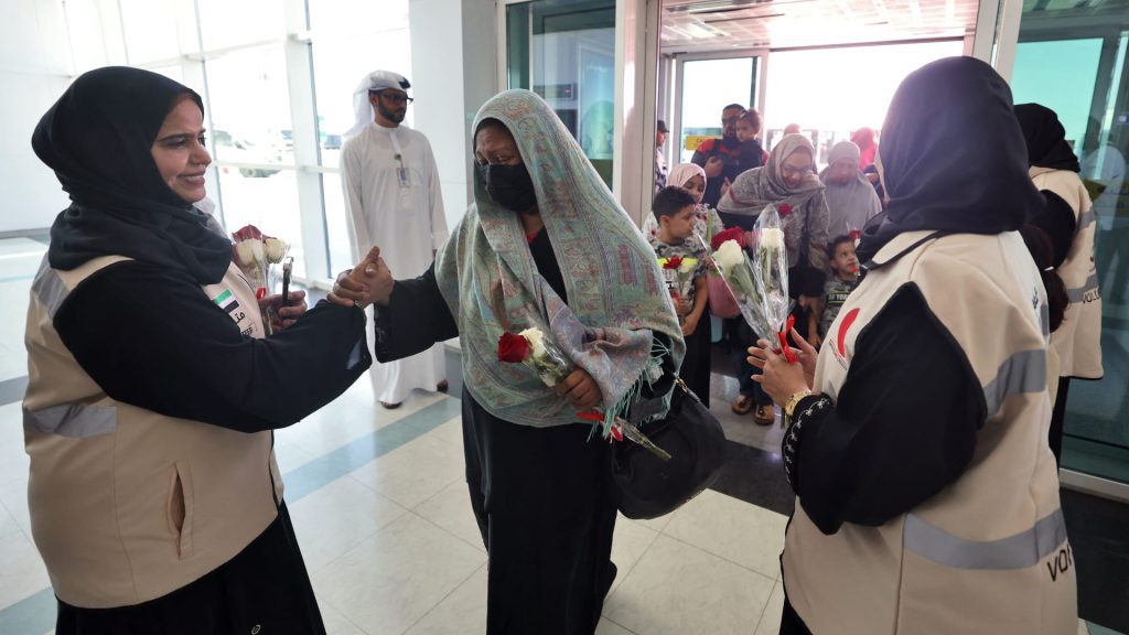 الإمارات-تجلي-عددًا-من-مواطنيها-ورعايا-من-16-دولة-جوًا-من-السودان