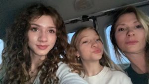 مكالمة-مرعبة-وتهديد.-شاهد-كيف-تروي-والدة-عملية-اختطاف-ابنتها-وكم-كانت-الفدية