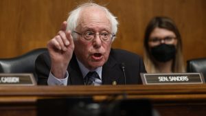 السناتور-بيرني-ساندرز-يعلق-على-المخاوف-من-تقدم-بايدن-في-السن-بعد-إعلانه-الترشح-للرئاسة