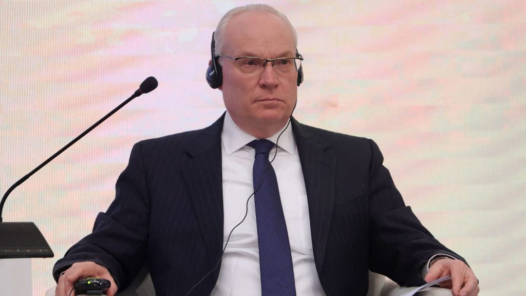 المبعوث-الأمريكي-الخاص-إلى-اليمن-يزور-السعودية-وسلطنة-عمان.-وواشنطن-توضح-السبب