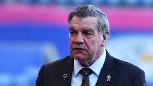 البريميرليغ-مدرب-نادي-ليدز-يونايتد-يحرج-أحد-الحضور-خلال-مؤتمره-الصحفي-الأول.-ماذا-فعل-معه؟