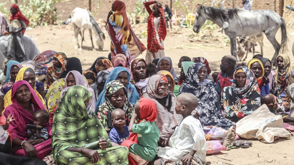 وسط-النزاع-المستمر-في-السودان.-تقديرات-عدد-اللاجئين-للدول-المجاورة-ومنها-مصر