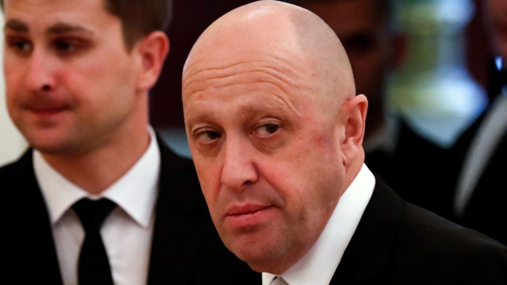 شن-هجوما-لاذعا-على-وزير-دفاع-روسيا.-طباخ-بوتين-يحدد-موعد-مغادرة-قوات-فاغنر-مدينة-باخموت-الأوكرانية